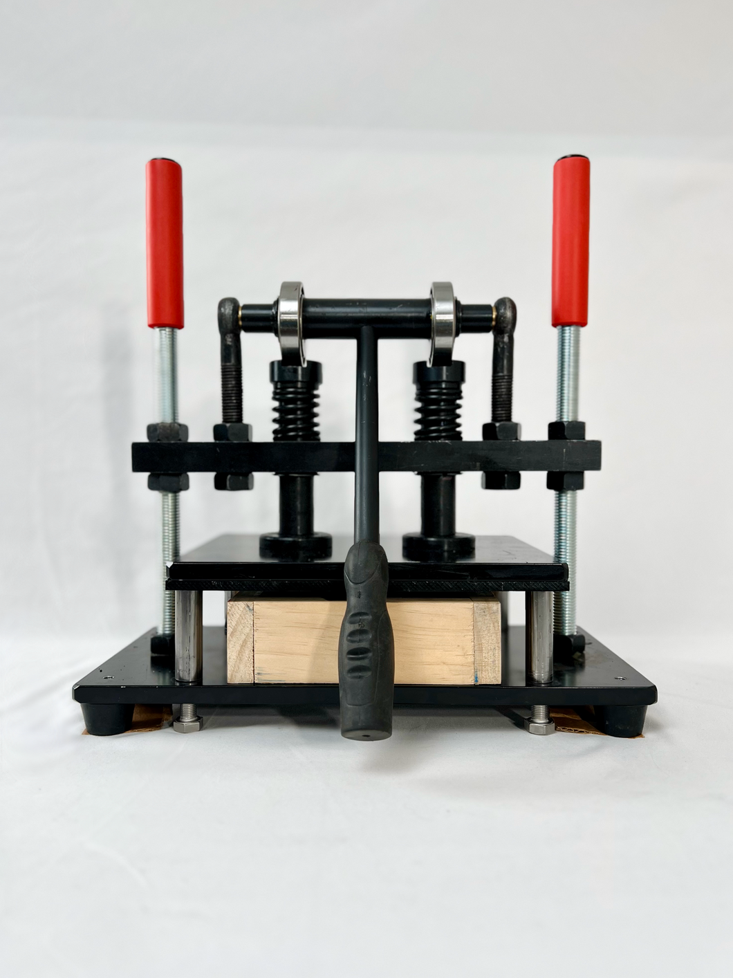 BIG Squeeze Capper for Disposables (50 at-a-time in 10 Seconds)